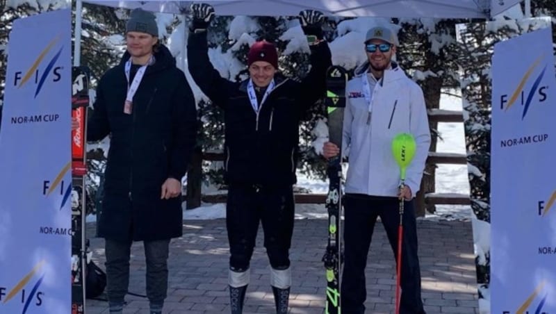 Tobi Kogler jubelt über seinen Sieg im NORAM-Slalom in Sun Valley. (Bild: Günther Birgmann)