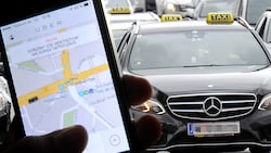 Nach Wien und Salzburg gibt es Uber nun auch in Graz. (Bild: APA/Herbert Pfarrhofer, APA/dpa/Britta Pedersen, krone.at-Grafik)