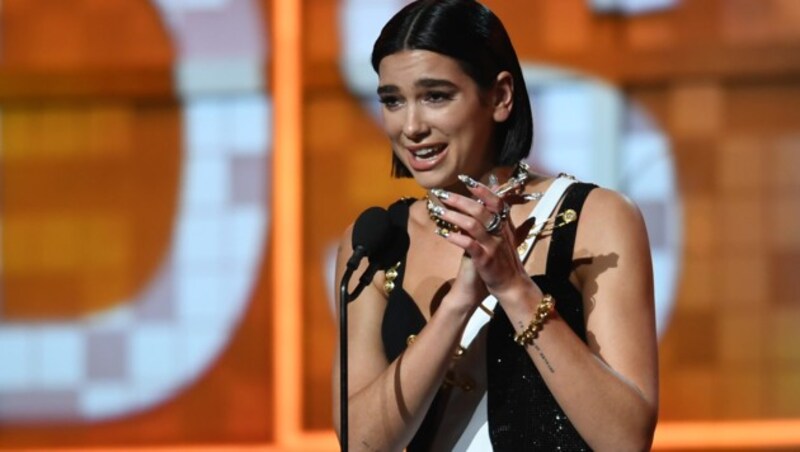 Die britische Sängerin Dua Lipa („New Rules“) hat bei der Grammy-Verleihung den Preis als beste neue Künstlerin des Jahres gewonnen. (Bild: AFP)