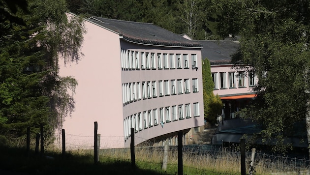 Das ehemalige Flüchtlingsheim in Steinhaus am Semmering (Bild: Juergen Radspieler)