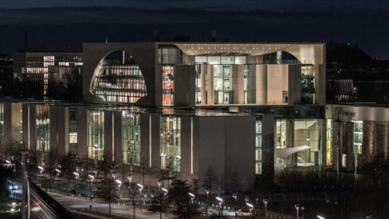 Das deutsche Bundeskanzleramt in Berlin (Bild: APA/dpa/Paul Zinken)