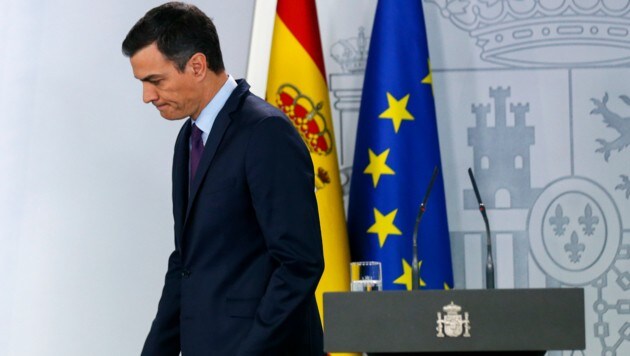 Pedro Sanchez sieht wohl seinem baldigen Ende als Regierungschef Spaniens entgegen. (Bild: AP)