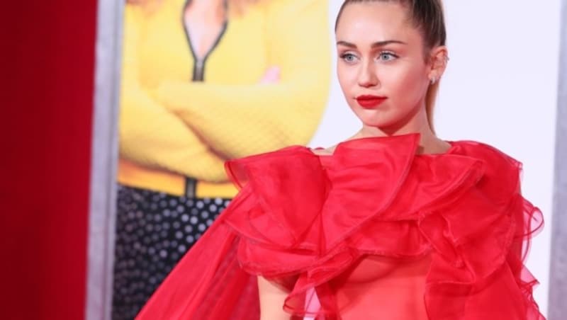 Miley Cyrus zeigte sich elegant und sexy zugleich. (Bild: AFP )