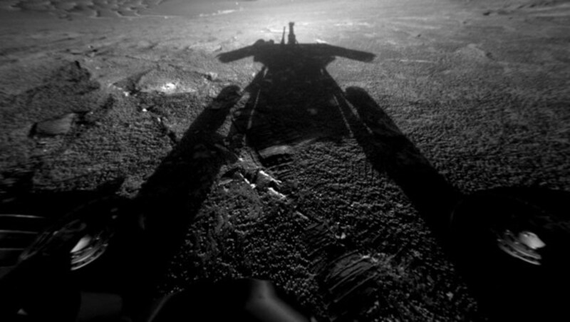 „Opportunity“ im Jahr 2004 auf dem Mars (Bild: AP)