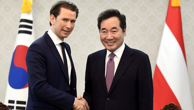 Bundeskanzler Sebastian Kurz und Premierminister Lee Nak Yeon (Bild: APA/HARALD SCHNEIDER)