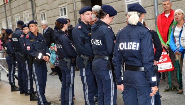 Großer Polizei-Aufmarsch bei den Festspielen: Doch hinter den Kulissen kracht es (Bild: Roman Babirad)