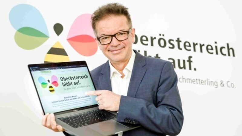 Landesrat Rudi Anschober warb in Oberösterreich für eine Bienen- und Artenvielfalt-Petition. (Bild: Werner Dedl, Berufsfotograf)