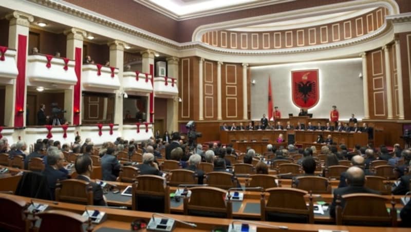 Das albanische Parlament in Tirana (Bild: AFP)