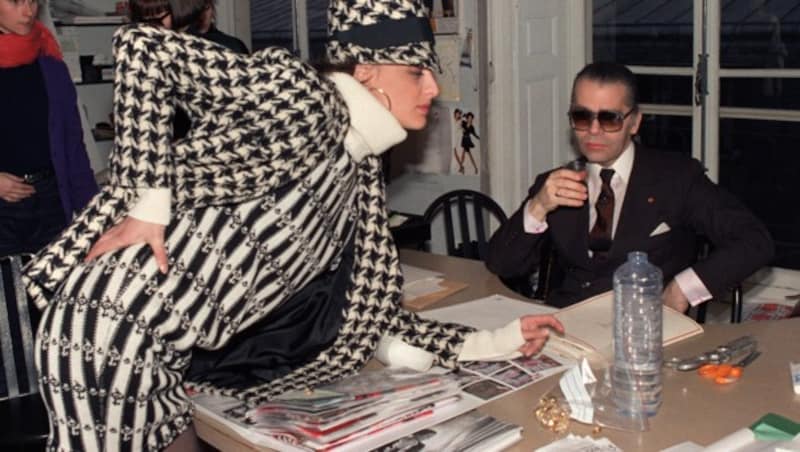 Karl Lagerfeld mit Model Ines de la Fressange (Bild: AFP )