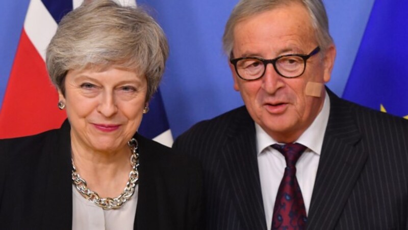 Theresa May und Jean-Claude Juncker (Bild: AFP)