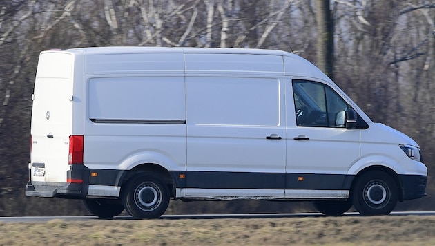 Unknown persons allegedly tried to lure primary school pupils into a white van (symbolic photo). (Bild: P. Huber)