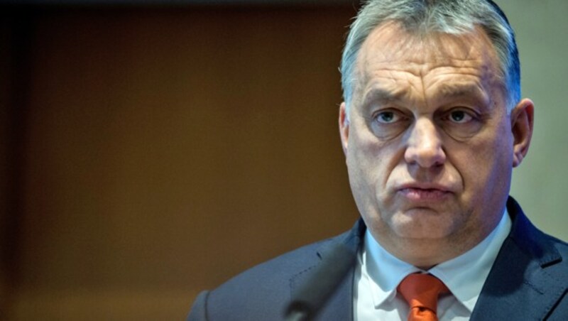 Orban bleibt bei seiner Linie. (Bild: APA/AFP/VLADIMIR SIMICEK)