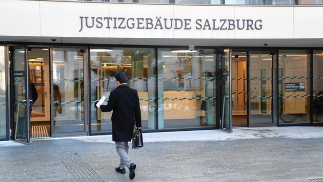 Berufungsverhandlung gegen Dominik S. am Landesgericht Salzburg Er hat eine Feuerwehrfrau geschlagen Foto: Franz Neumayr 18.12.2018 (Bild: www.neumayr.cc)