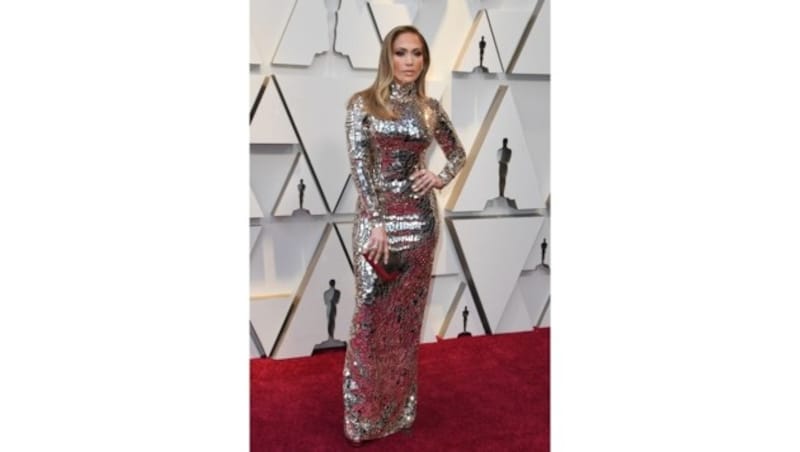 Jennifer Lopez in einer Spiegel-Robe von Tom Ford (Bild: AFP )