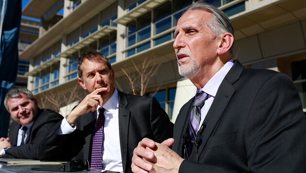 Craig Coley (rechts) mit seinen Anwälten (Bild: Associated Press)