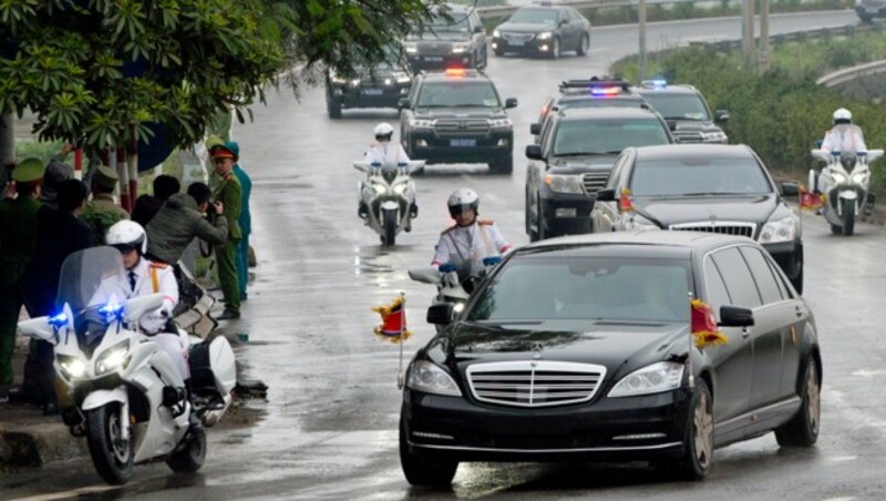 Der Auto-Konvoi des nordkoreanischen Machthabers (Bild: ASSOCIATED PRESS)