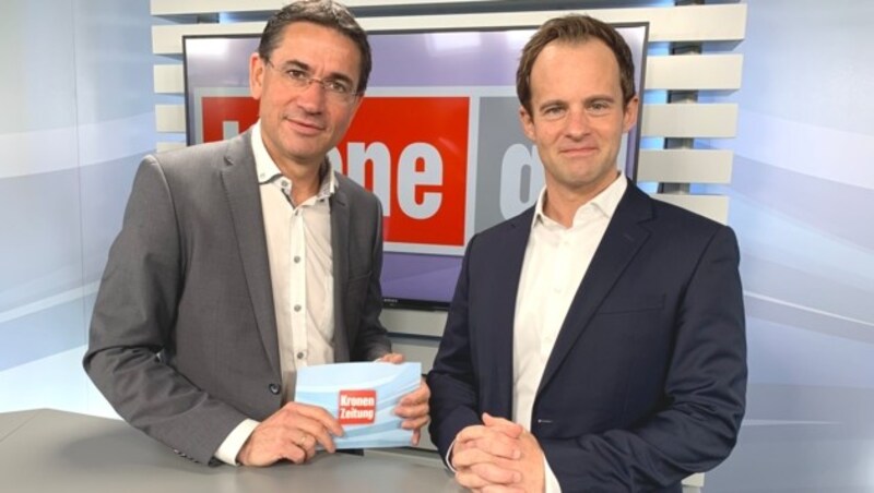 krone.tv-Moderator Gerhard Koller (links) und Stadtrat Markus Wölbitsch (ÖVP) (Bild: krone.tv)