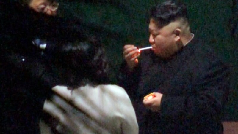 Kim bei einer Rauchpause (Bild: ASSOCIATED PRESS)