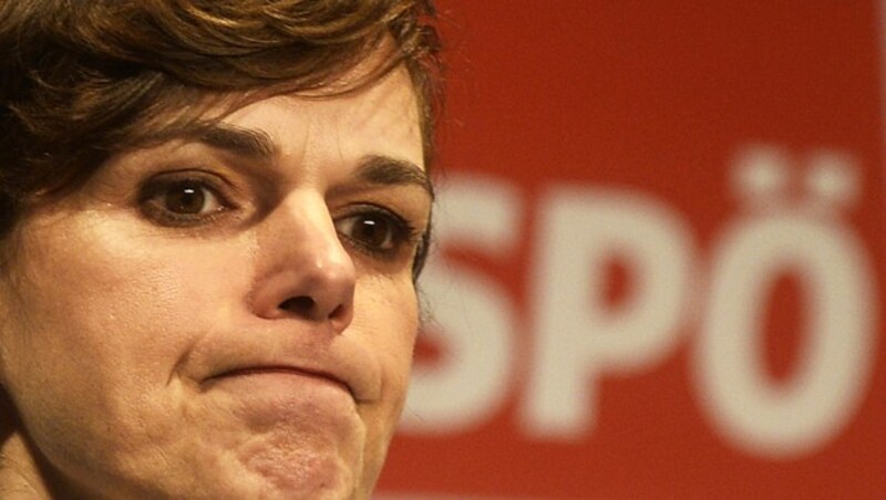 Schwere Zeiten für die SPÖ unter Pamela Rendi-Wagner (Bild: APA/HERBERT PFARRHOFER)