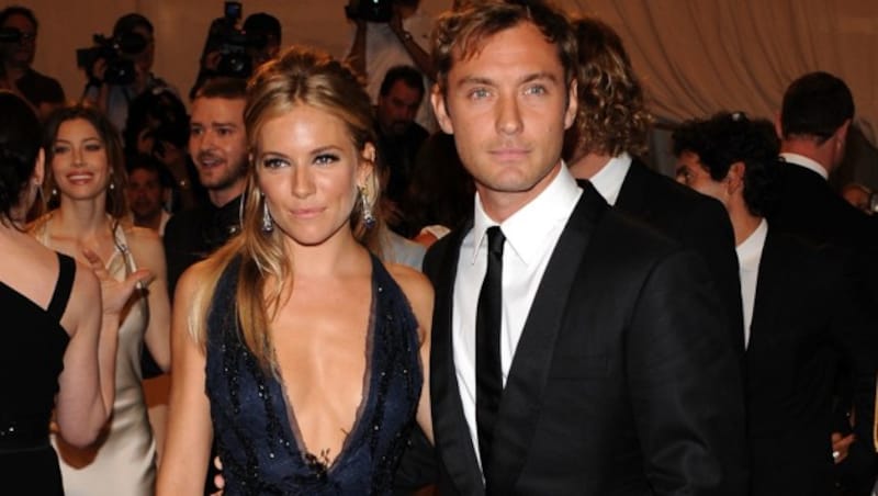 Sienna Miller und Jude Law (Bild: 2010 Getty Images)