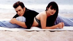 Luke Perry mit Serienkollegin Shannen Doherty zu „Beverly Hills“-Zeiten (Bild: Everett Collection/picturedesk.com)