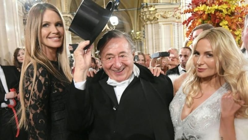 Elle Macpherson, Richard Lugner und „Moni“ (Bild: APA/HELMUT FOHRINGER)