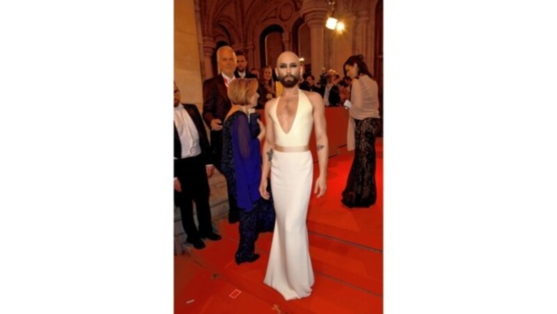 Conchita war mit Glatze und XXL-Dekolleté ein Blickfang. (Bild: babiradpicture_abp)