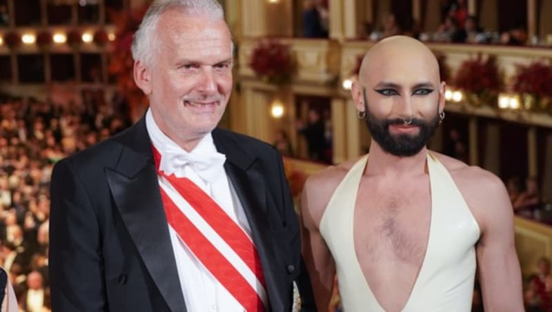 Justizminister Josef Moser brachte Conchita mit auf den Opernball. (Bild: ORF)