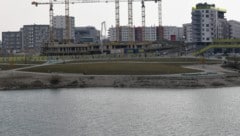 Die Seestadt Aspern (Bild: APA/ROLAND SCHLAGER)