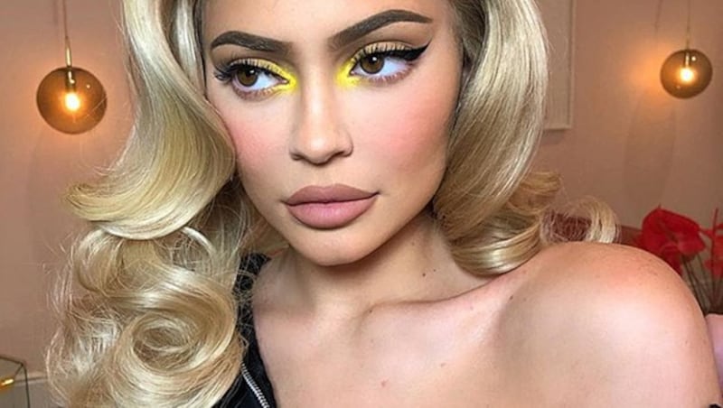 Kylie Jenner trägt den neuen Lidschattentrend bereits. (Bild: instagram.com/kyliejenner)