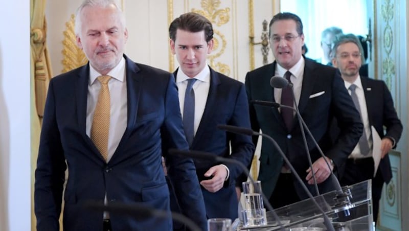 Justizminister Josef Moser, Kanzler Sebastian Kurz, Vizekanzler Heinz-Christian Strache und Innenminister Herbert Kickl (Bild: APA/ROLAND SCHLAGER)