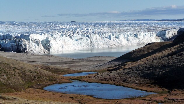 Gletscherkante in Grönland (Bild: © Tim Brücher, GEOMAR Helmholtz Centre for Ocean Research Kiel)