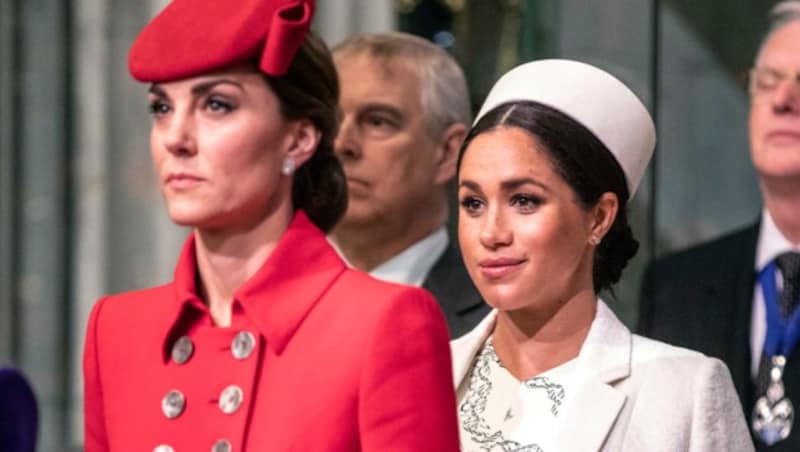 Herzogin Kate und Herzogin Meghan bei der Messe zum Commonwealth Day in der Westminster Abbey (Bild: AFP)