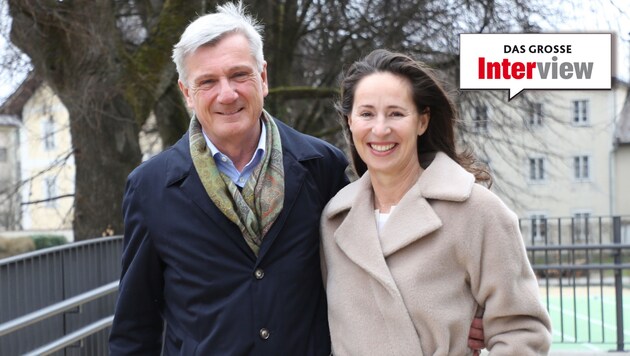 Harald Preuner mit Ehefrau Alexandra am Weg zum Wahllokal (Bild: www.neumayr.cc)