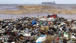 Müll an einem Strand nahe Beirut (Bild: AFP/Joseph Eid)