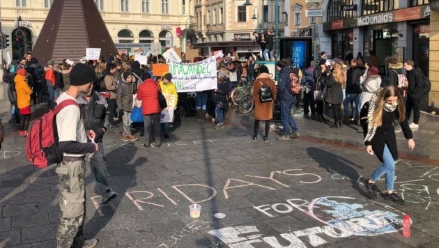 Schon am 8. Februar gab es eine kleine Demonstration für mehr Klimaschutz in Linz. (Bild: Facebook)