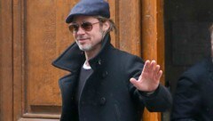 Brad Pitt zeigte sich gut gelaunt in Paris. (Bild: www.PPS.at)