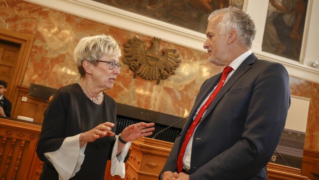 Barbara Fischer schilderte Minister Moser eindringlich die prekäre Personallage in der Justiz. (Bild: Tschepp Markus)