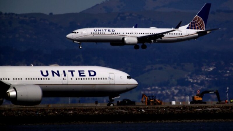 Eine Boeing 737 Max 9 landete am San Francisco International Airport. Vorerst bleiben alle am Boden. (Bild: AFP)