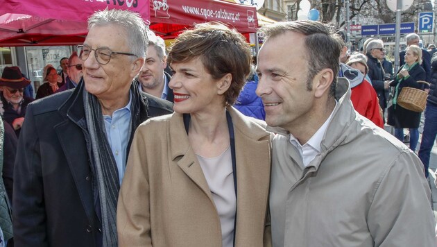 Rote Idylle für’s Foto mit Parteichefin Pamela Rendi-Wagner. In Wirklichkeit sollen sich Steidl und Auinger nicht grün sein. (Bild: Tschepp Markus)