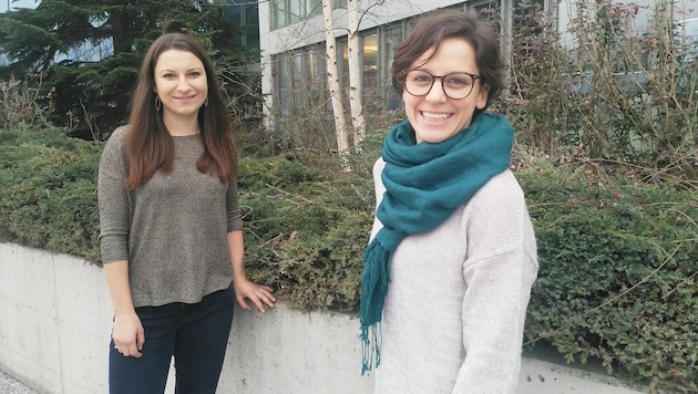 Die Psychologie-Studentinnen Elena Fischer und Andrea Glashauser (Bild: Grill Max/Kronenzeitung)