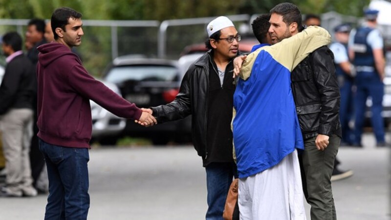 Mitglieder der muslimischen Gemeinde von Christchurch (Bild: AFP )