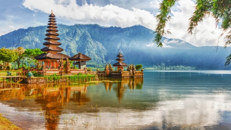 Der bekannte Wassertempel Pura Ulun Danu auf Bali (Bild: ©Olga Khoroshunova - stock.adobe.com)