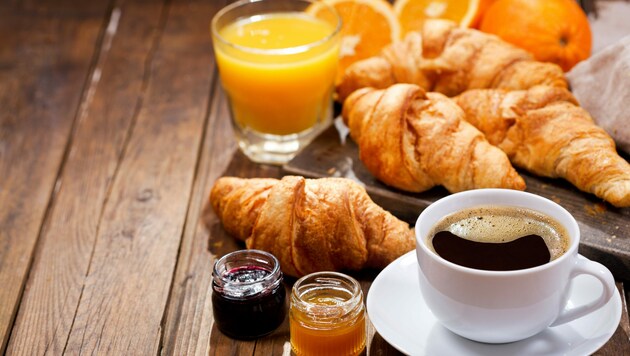 Über rasch aufgebackenes, gut duftendes Frühstücksgebäck freut sich wohl fast jeder. (Bild: Nitr - stock.adobe.com)