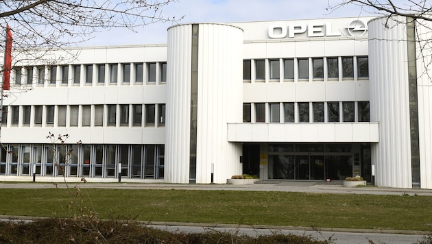 Die Opel-Getriebe- und Motorenfabrik in Wien-Aspern (Bild: APA/Herbert Pfarrhofer)