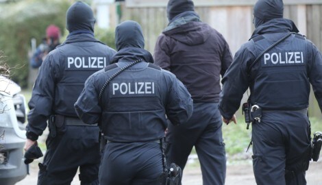 In Regensburg wurde am Samstag die Leiche einer erst 19-Jährigen entdeckt. Die Polizei geht derzeit von einem Gewaltverbrechen aus (Symbolbild). (Bild: AFP (Symbolbild))