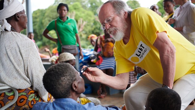 Gerhard Schuhmann im Einsatz in Mosambik (Bild: Manuel Ferrigato)