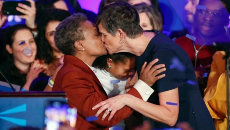 Lori Lightfoot und Lebensgefährtin Amy Eshleman (Bild: AFP)