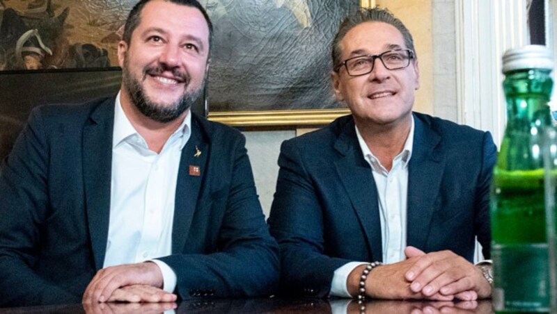 Salvini und Strache bei einem Treffen im Herbst 2018 in Wien (Bild: APA/AFP/JOE KLAMAR)