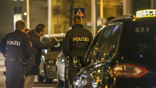 Nachts auf Salzburgs Straßen: Einbrüche, Bandenkriege, Suchtgift-Dealer. Die Polizeiarbeit ist eine Herausforderung. (Bild: Tschepp Markus)